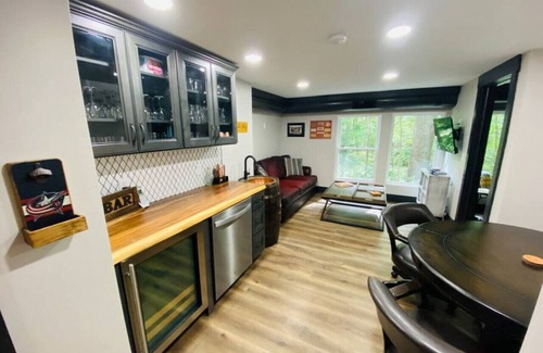 Amanda Cabin | Fully Renovated Cabin in Hocking Hills - Hot Tub, Game Room, Wifi, Fireplace