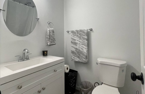 Brunswick House | Fully Renovated Cozy Family Retreat Home!