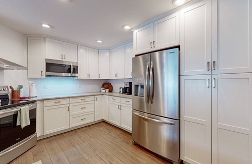 Sun Bay South House | Fully renovated, family friendly with covered patio, hot tub, central location