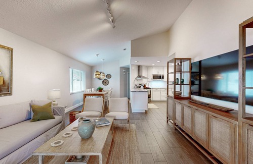 Sun Bay South House | Fully renovated, family friendly with covered patio, hot tub, central location