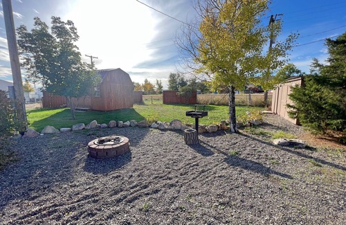 Fort Smith House | Fully Renovated Historic Home - One mile to the Bighorn River Fort Smith, MT