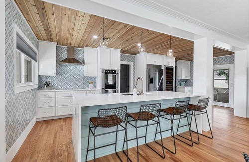 Southgate House | Fully Renovated Mid Century Ranch minutes from Siesta Key and Downtown Sarasota!