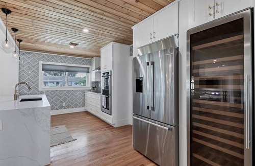 Southgate House | Fully Renovated Mid Century Ranch minutes from Siesta Key and Downtown Sarasota!