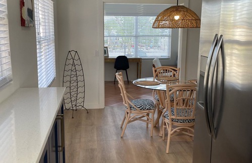 Englewood House | Fully renovated, steps to beach. 2BR/1BA.Dogs welcome! Perfect ratings.