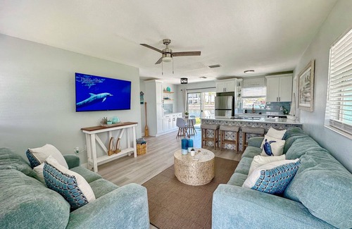 Spring Hill House | Fully Renovated, Direct Gulf Access w private doc just for you!