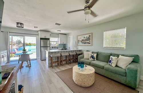 Spring Hill House | Fully Renovated, Direct Gulf Access w private doc just for you!