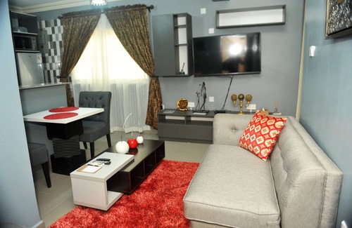 Lekki Phase 1 Condo | Fully Serviced & Furnished 1 Bedroom Apart., Lekki