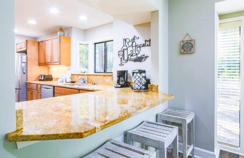 Sea Pines House | Fully Updated, End Unit Villa between Beach Club & Harbour Town w/Community Pool & Tennis Courts