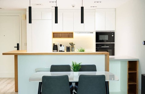 The Greens Apartment | Fully Upgraded | Large Terrace | Extra Sofa Bed