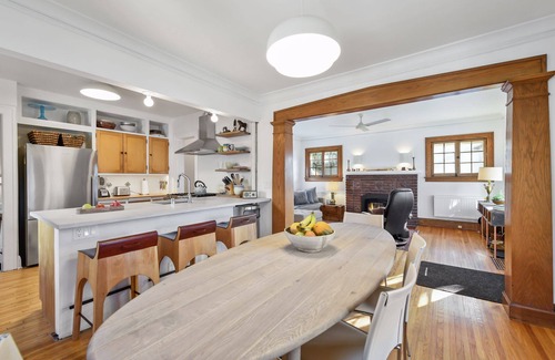 Fulton House | Fulton Family Bungalow Pets Welcome. Crib, Highchair, Dog Crate
