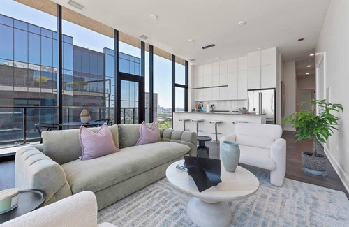 West Loop Apartment | Fulton Market Penthouse: 4BR, Family Fun, Views