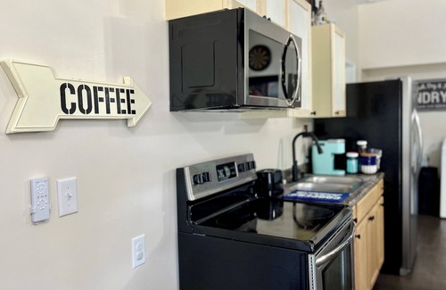 Bardstown Apartment | Fun 2 BdRm Apt in the Bourbon Capital with Pool Table, PAC-Man & More!