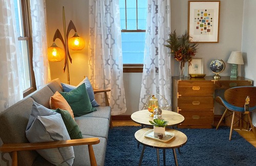 Ely House | Fun 2 Bedroom House on Ely's Main Street. Walk to Everything