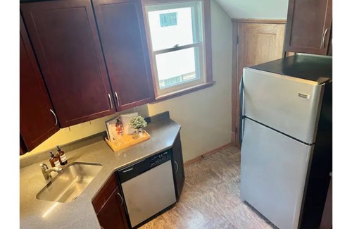 Kingfield House | Fun City Center Oasis for Family+Friends+Work