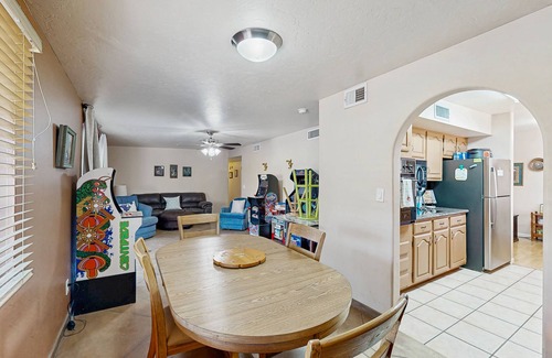 Tucson House | Fun, Dog-Friendly Home w/Game Room, Ping-Pong, Patio, Fast WiFi, & AC