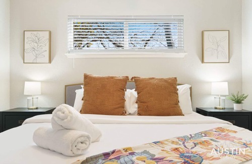 Cherrywood Apartment | Fun For All in Modern Apt! Pool + Grill + Dog Park