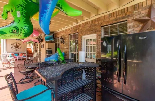North San Antonio - SAT House | Fun fun Five Bedroom for couples or family
