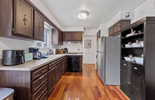 Warren House | Fun Game House in Warren, Dog Friendly!