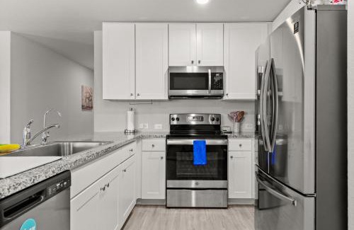 Southside House | Fun Games and Spacious 4BR House 3 ML to Lackland AFB close to SeaWorld
