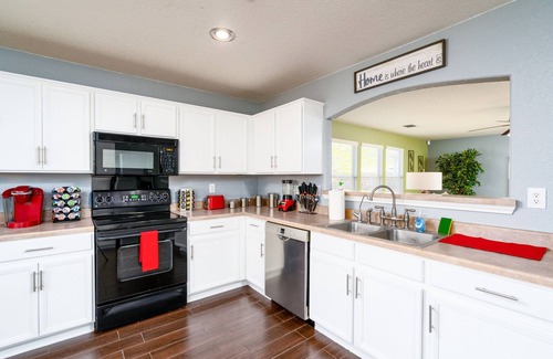 Heritage House | Fun & Games Near Sea World, Six Flags, Lackland, and Downtown