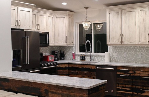Woods Cross House | Fun Getaway Close to airport, downtown, and ski resorts. Private Pool & Hot Tub!