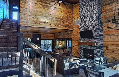 Wilburton Cabin | Fun group? Fun Cabin near Robbers Cave State Park! Sleeps 14!