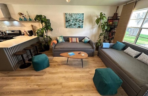 Austin House | Fun Group Travel Retreat