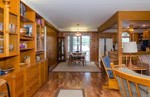 Penn Yan House | Fun in the Sun - Walk Into Town on Keuka's East Side
