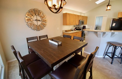 Carlsbad House | Fun New Family Extravaganza Sleeps 10 & King Beds