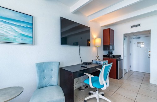Ruskin Condo | Fun, Peace and Relaxation on the Beach!
