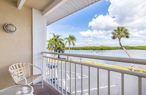 Ruskin Condo | Fun, Peace and Relaxation on the Beach!
