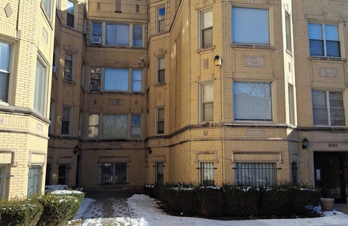 Chicago Apartment | Fun relaxing atmosphere home away from home