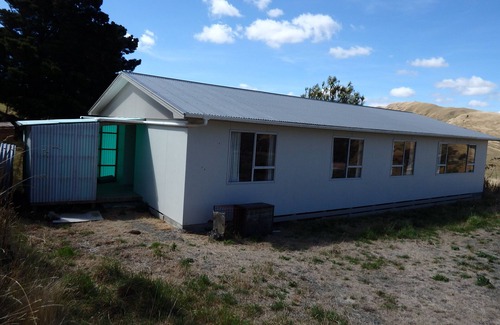 Tararua District Other | Fun, retro-inspired farmstay at The Shearer's Quarters