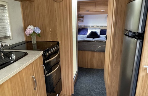Stoke House | Fun times in Nelson. Cosy caravan and E-Bike hire. Airport pickup.
