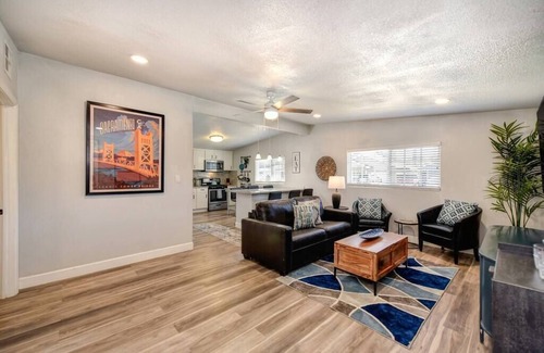 Sacramento House | Fun West-Sac Home Near the River With Hot Tub