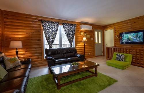 Sainte-Agathe-des-Monts Ski Chalet | Fun with family and friends