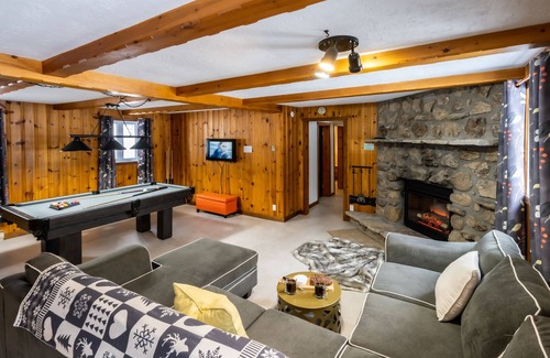 Sainte-Agathe-des-Monts Ski Chalet | Fun with family and friends