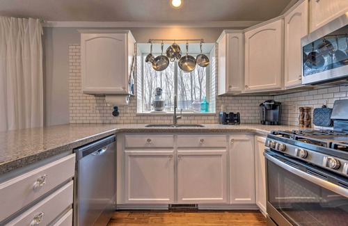 Lehi House | Fun yard, Garage and 3 Mi to Thanksgiving Point!