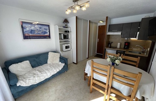 Laveissiere Apartment | Functional apartment near slopes, ideal for 4-6 people