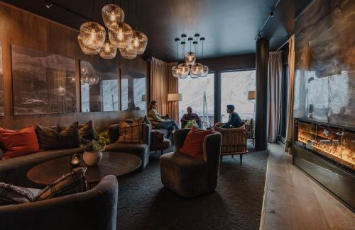 Longyearbyen Hotel | Funken Lodge