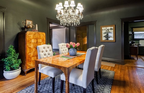 Shawnee Heights House | Funky Apartment & Bunk Room - Close to Everything KC