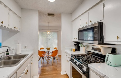 McKinney House | Funky South Austin Gem - Minutes from Everything
