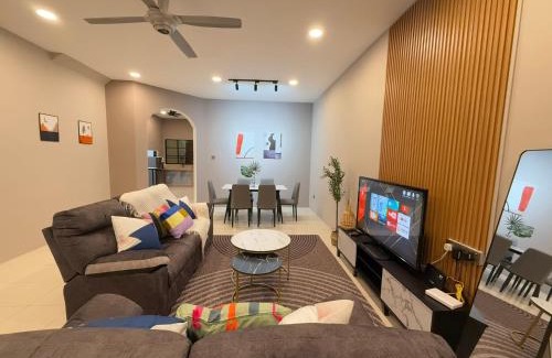 Kuantan House | FunkyVila6 14Pax 4BR Near188Tower, HTTA, Airport