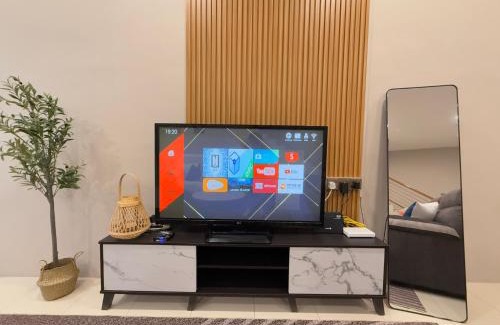 Kuantan House | FunkyVila6 14Pax 4BR Near188Tower, HTTA, Airport