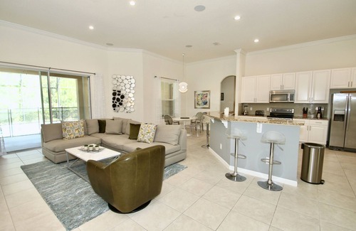 Loughman Villa | FUNTASTIC 1 LEVEL 5/4 POOL HOME- NATURE VIEW-NEAR DISNEY-FREE RESORT