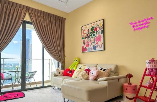 Central District Apartment | FunxVivid Seaview 2BR 2CP near SG CIQ KSL ZooJB Free Netflix WiFI