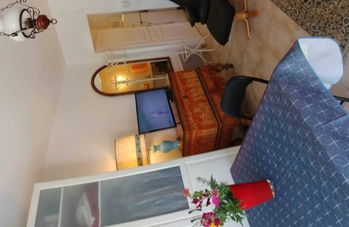 Saint-Vincent-sur-l'Isle Apartment | Furnished studio for rent surrounded by greenery for 1 or 2 people max.