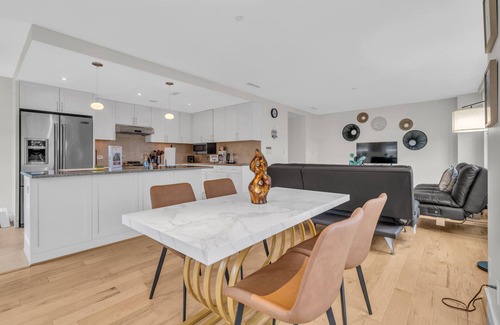 Penn Quarter Apartment | Furnished 2BR Apartment in Penn Quarter, DC by RedAwning