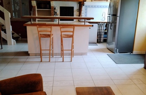 Savigny-en-Veron House | Furnished 3-bedroom house for 6 to 8 people in the heart of the vineyards