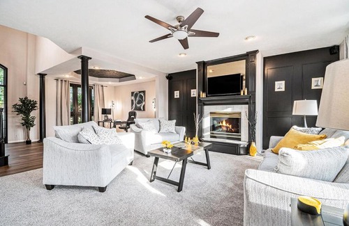 Omaha Villa | Furnished 5 BR Executive Rental